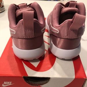 New Nike Roshe 7c shoes